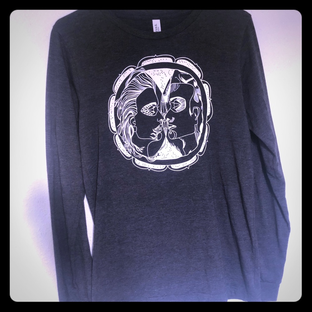 Men’s long sleeved shirt.